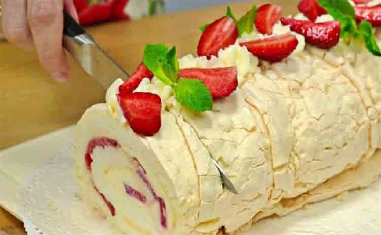 Rulada Pavlova cu mascarpone si capsuni – Delicioasa si usor de preparat