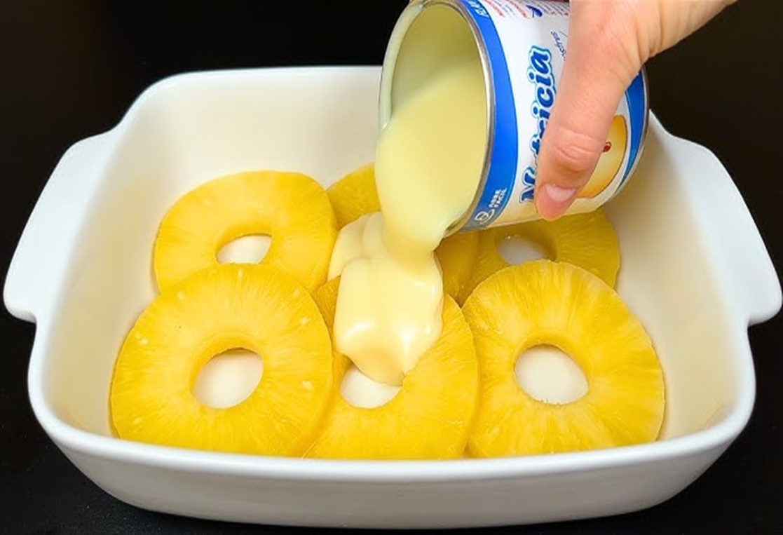 O tarta cu ananas care te va surprinde nu doar prin prepararea sa rapida, ci prin savoarea si parfumul ei!