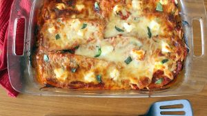 Lasagna cu vinete şi mozzarella – rețetă săracă în calorii şi foarte săţioasă